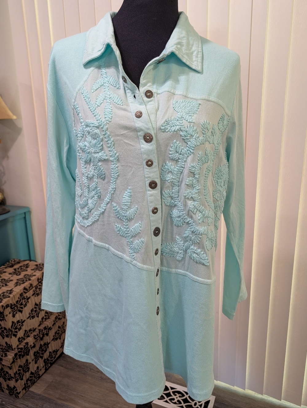 Parsley & Sage Embroidered Button Down Top